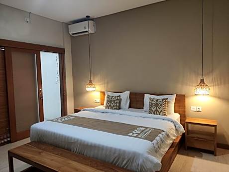 Deluxe Double Room with Shower