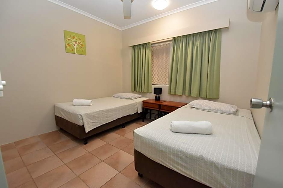 Tradewinds McLeod Holiday Apartments