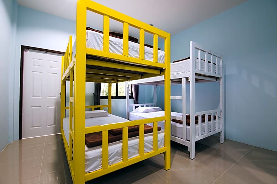 Khaosok Secret Hostel