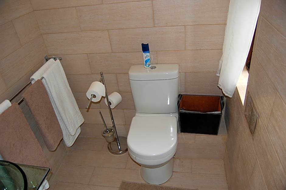 Maple Manor Guest House