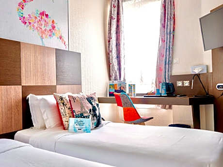 Double Room with 2 Single Beds