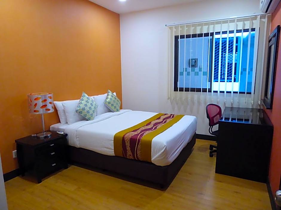 Rimbun Suites & Residences