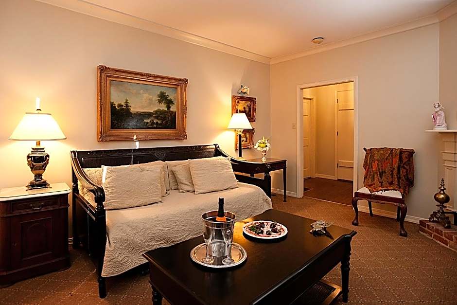 Monmouth Historic Inn