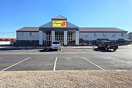 Super 8 by Wyndham Hobbs