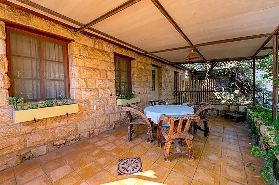 Hemdatya Stone Suites In The Galilee