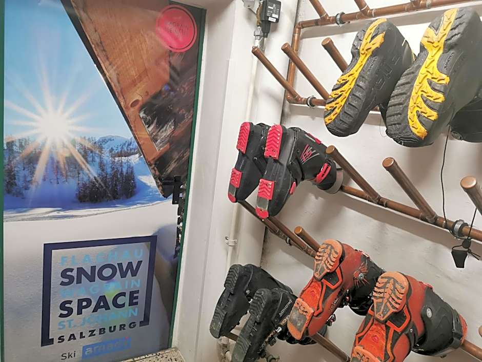 No1 - Flo's Rooms & Breakfast