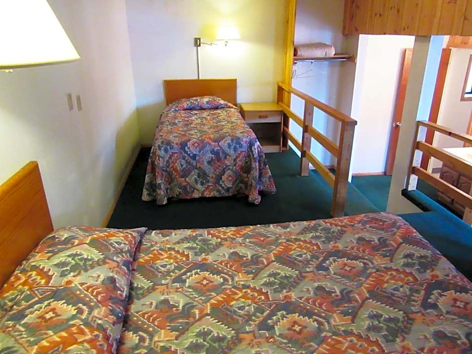 Travelers Lodge