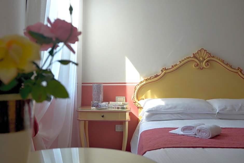 Ca' San Trovaso - 6 Rooms