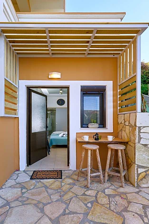 Villa Gereoudis SeaView Apartments-Pool & Bar