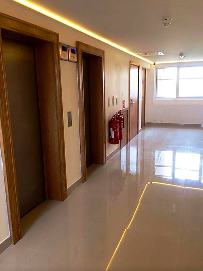 Pelican London Hotel And Residence