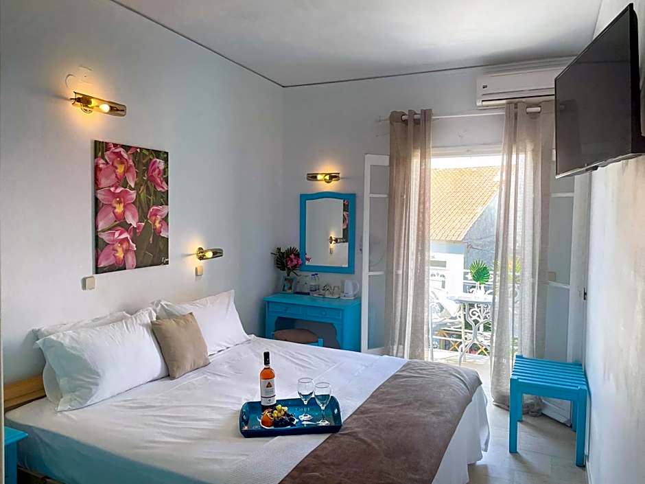 Stratos Hotel
