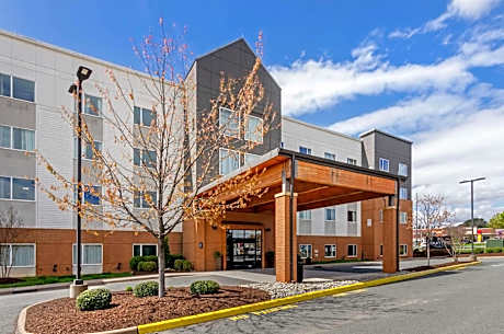 Country Inn & Suites by Radisson, Charlottesville-UVA, VA