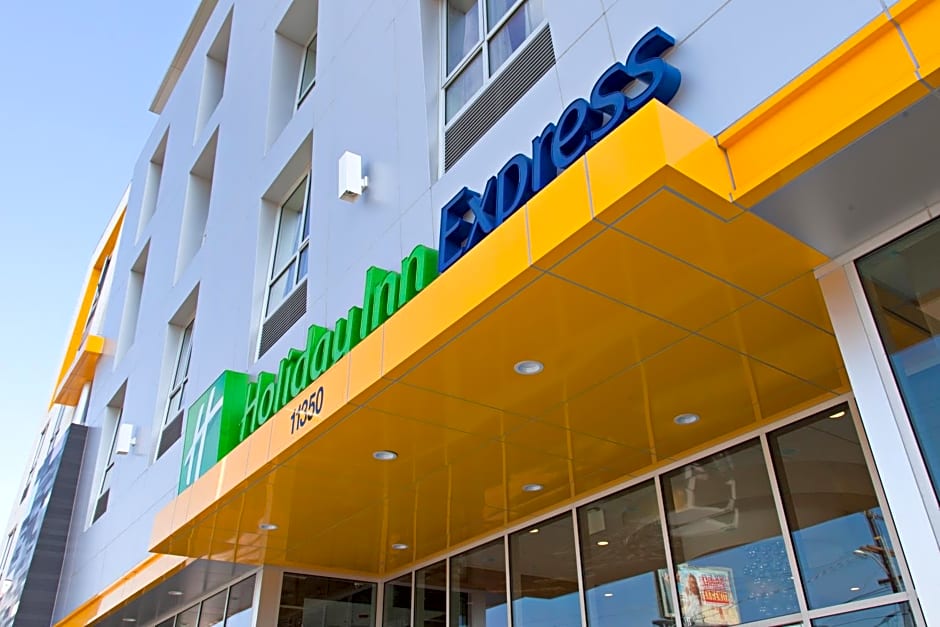 Holiday Inn Express North Hollywood Burbank Area