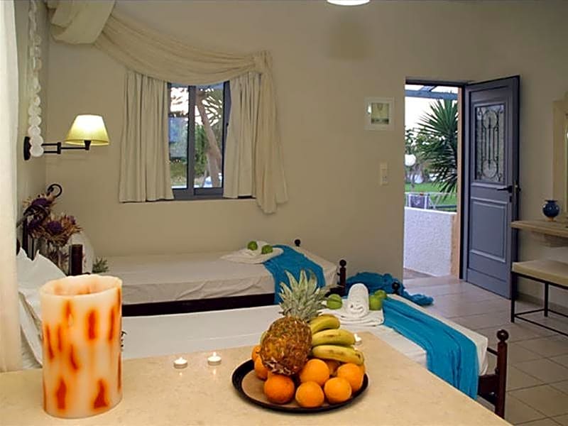 Golden Bay Boutique Hotel & Bungalows