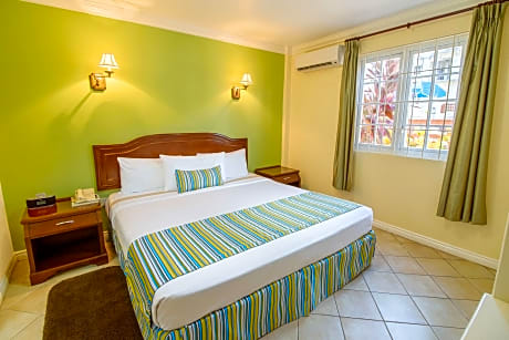 One Bedroom Croton Suite (1 King Bed and 1 Double Sofa Bed)