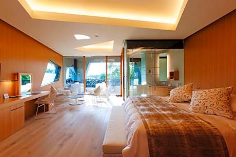 King Room with Mountain View