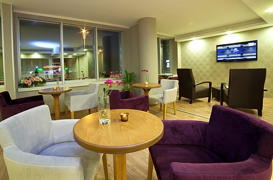 Walk In Hotel&Residence