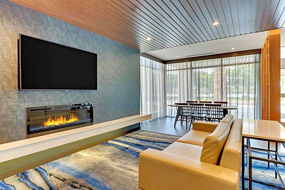 Fairfield Inn & Suites by Marriott Dallas Love Field