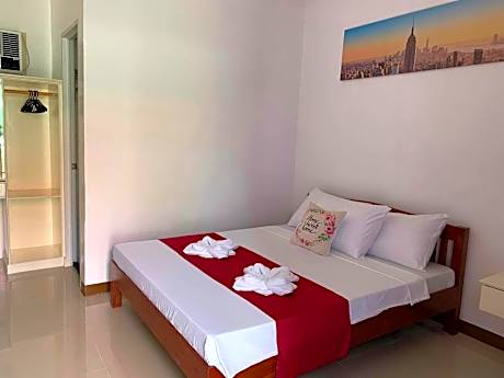 Queen Room with Garden View