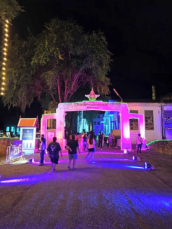 D​ Luck​ Hostel