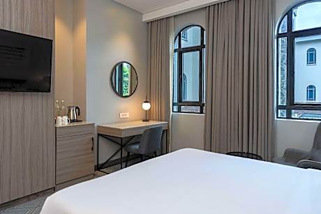 Superior Room - Pool View