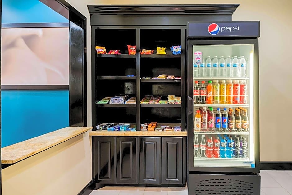La Quinta Inn & Suites by Wyndham Marshall