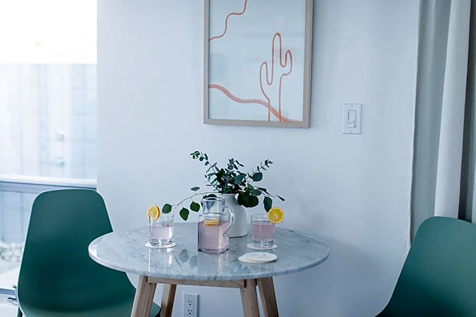 The Wesley by AvantStay Mid-Century Modern Oasis with Pool