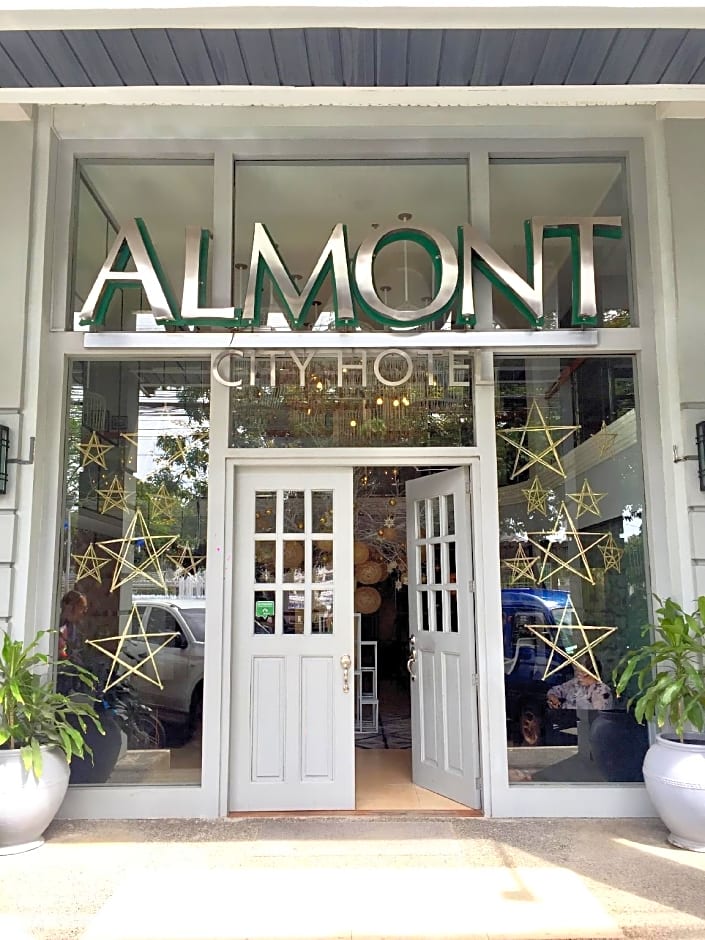 Almont City Hotel