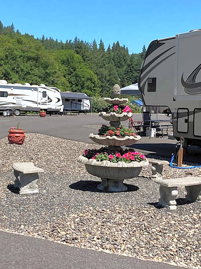 Clatskanie River Inn