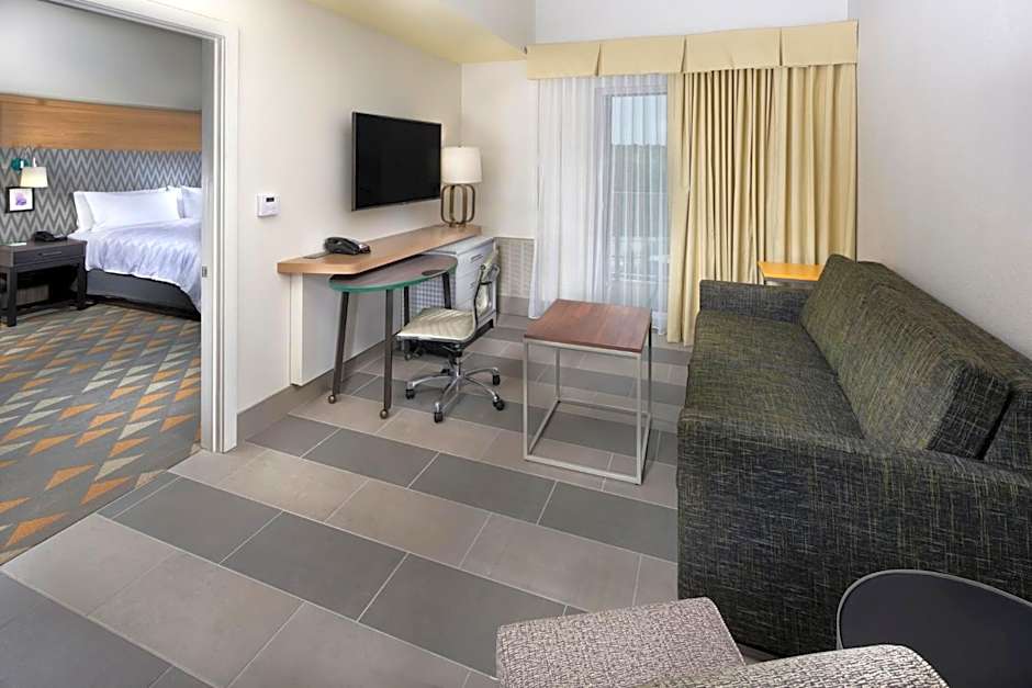 Holiday Inn & Suites Arden-Asheville Airport By IHG