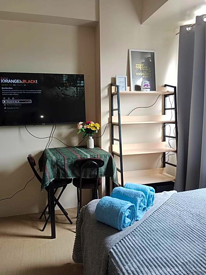 AVIDA ATRIA T2-C short walk mall,esplanade,wifi,netflix,kitchen,pool