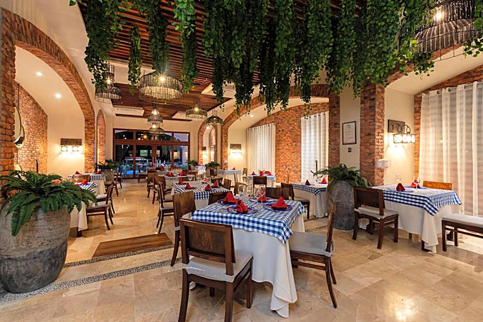 Tesoro Ixtapa Beach Resort