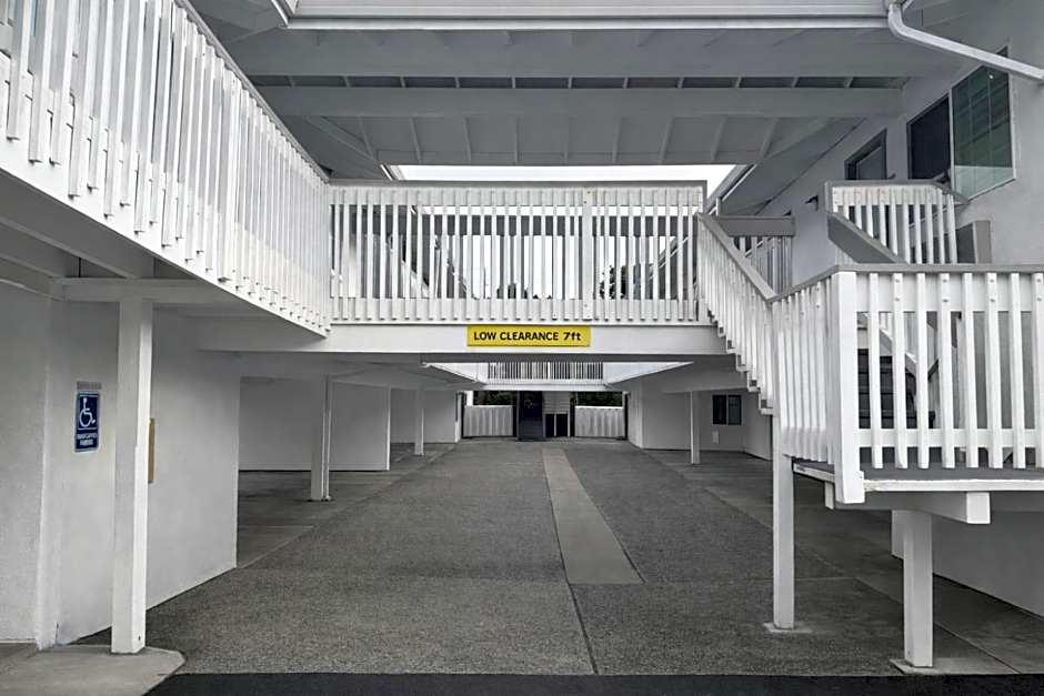 Stargazer Inn and Suites