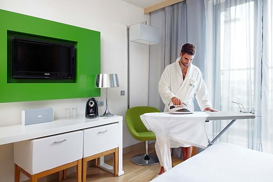 Occidental Praha Five