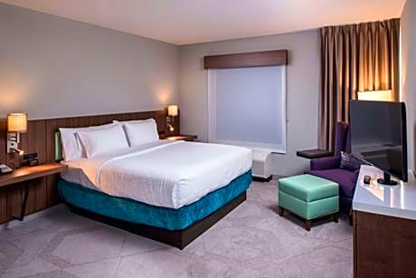 1 King Bed Cityview