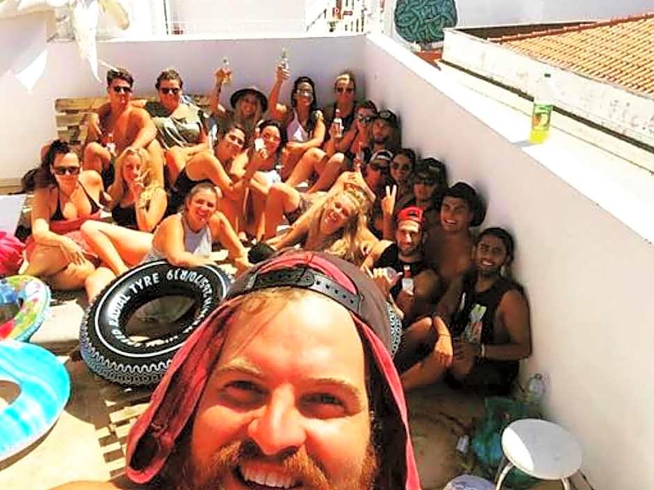 The 17 Party Hostel