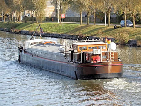 BlackPearl Boat&Breakfast