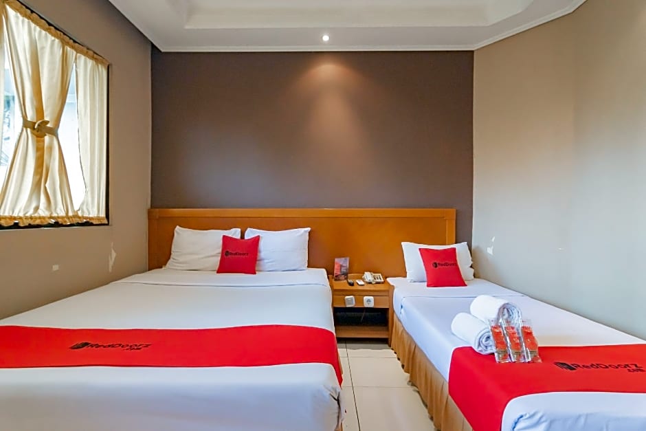 RedDoorz Plus @ Sukamulya Pasteur 2