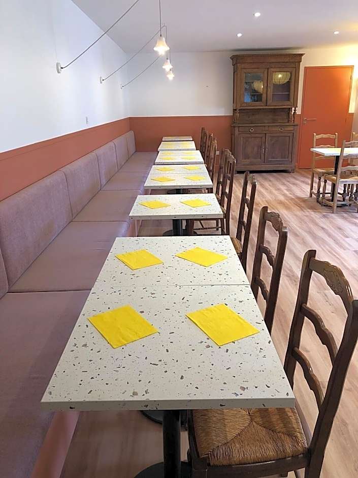 Logis Hôtel Le Relais De Beaucemaine