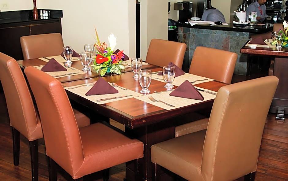 Hotel & Suites Rincon Del Valle