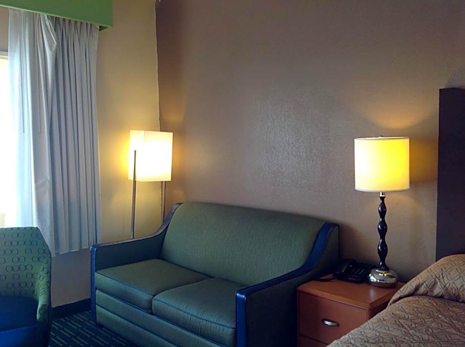 DIAMOND INN & SUITES