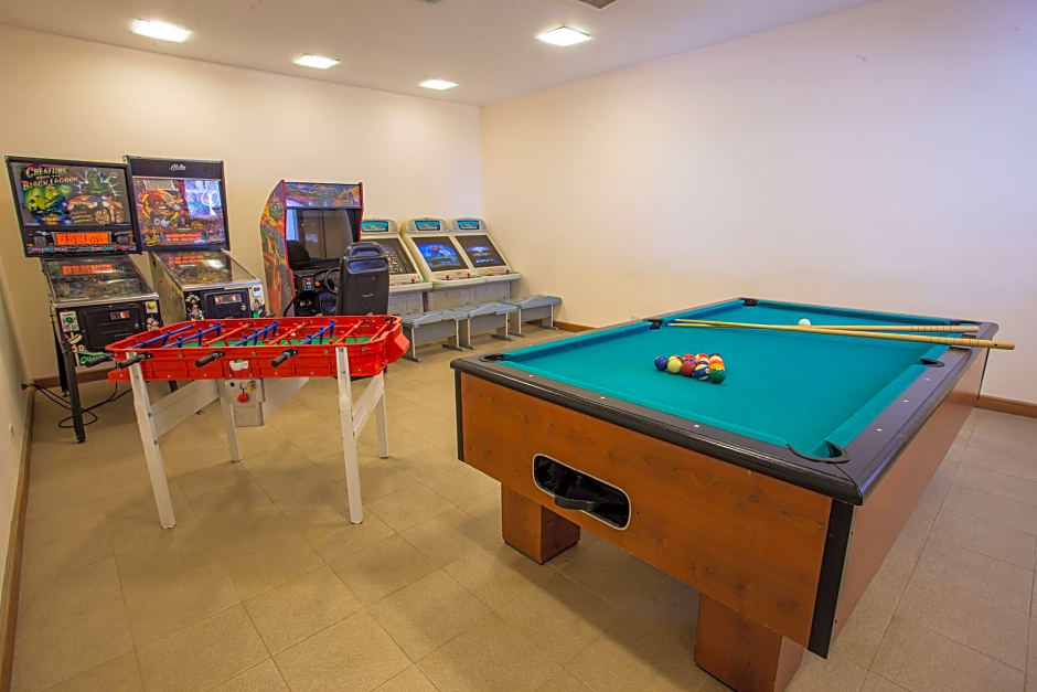 Huinid Pioneros Hotel