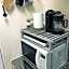 Hostel 1010 & MILLS COFFEE