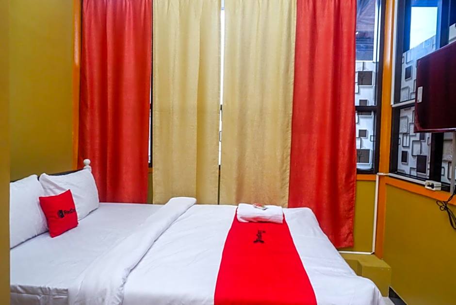 RedDoorz Syariah near Exit Toll Ngemplak Solo