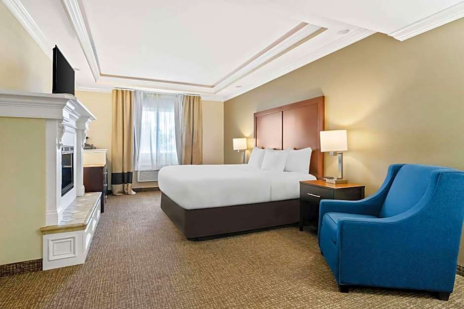 Comfort Inn Hebron-Lowell Area