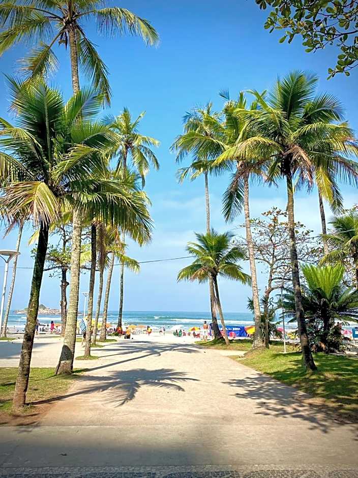 Apartamento Guarujá, Frente Mar, Pé na areia, moderno!!!