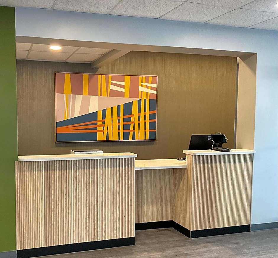 Clemmons Inn & Suites