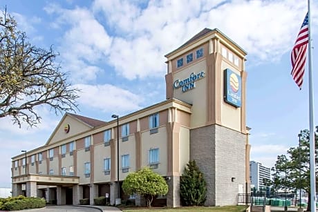 Comfort Inn At Founders Tower