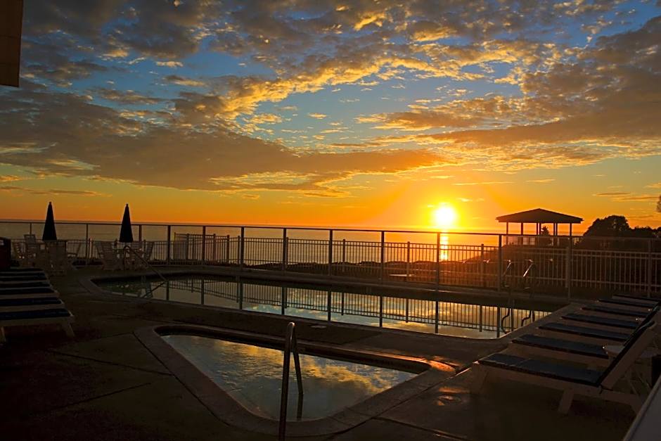 Pismo Lighthouse Suites