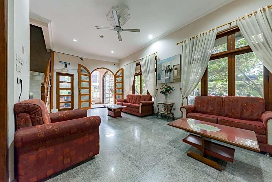 Urbanview Hotel Villa Surya Bandung